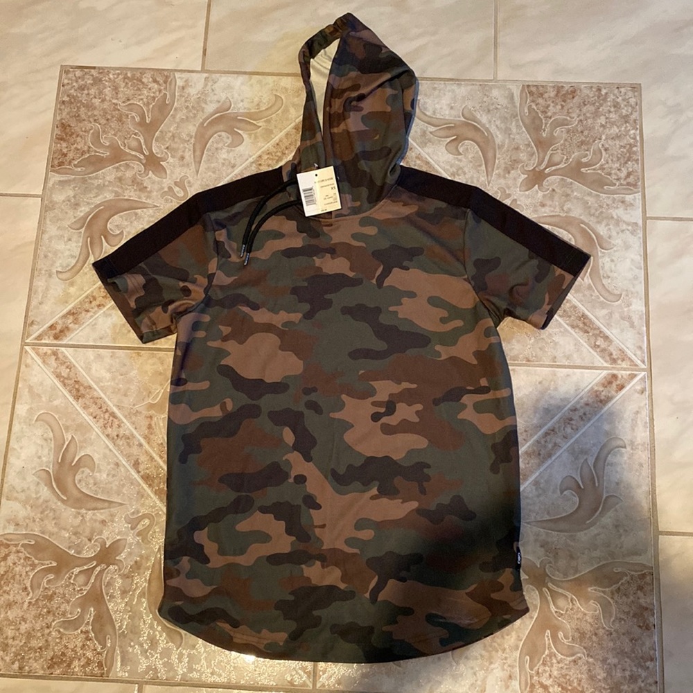 Short sleeve camo hoodie